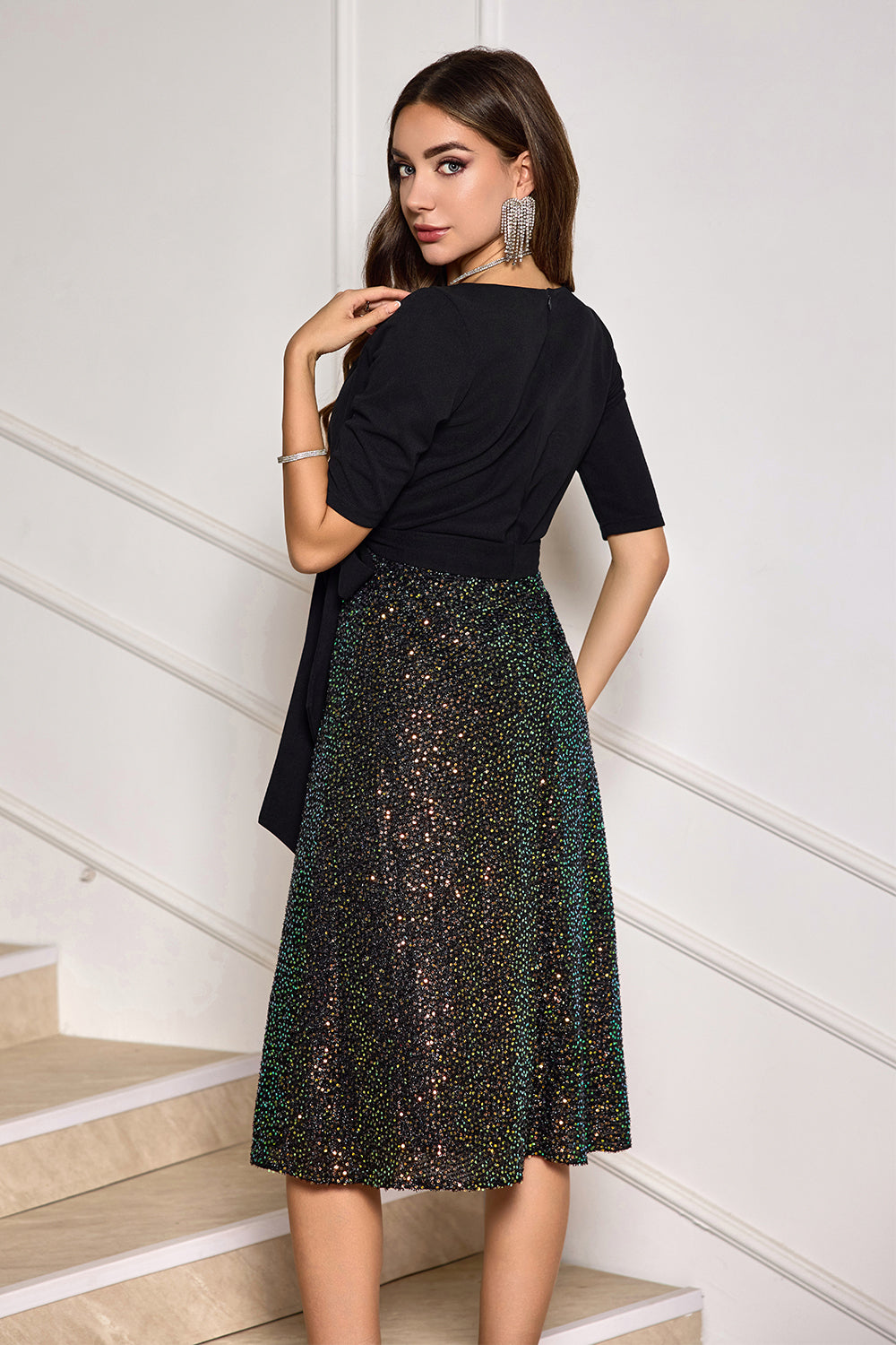 Sparkly Black V-Neck Cocktail Dress with Half Sleeves