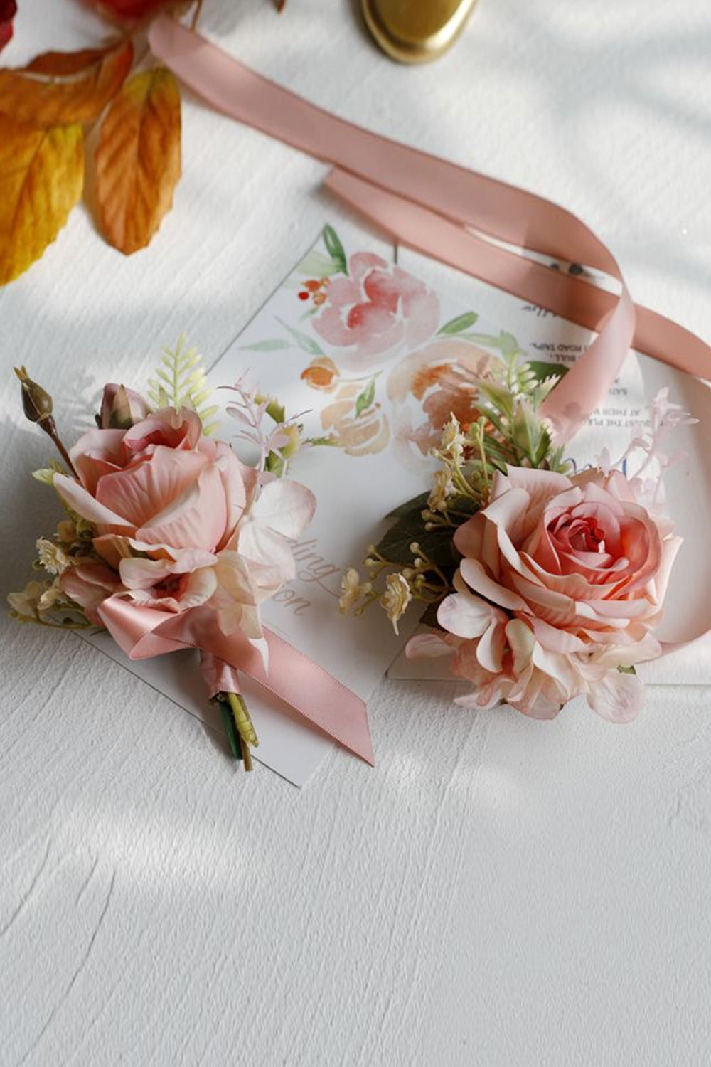 Elegant Blush Prom Wrist Corsage and Men‘s Boutonniere For Wedding Party