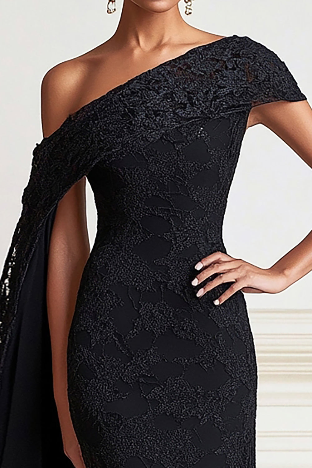 Black Mermaid One Shoulder Lace Long Mother of the Bride Dress with Side Shoulder Cape